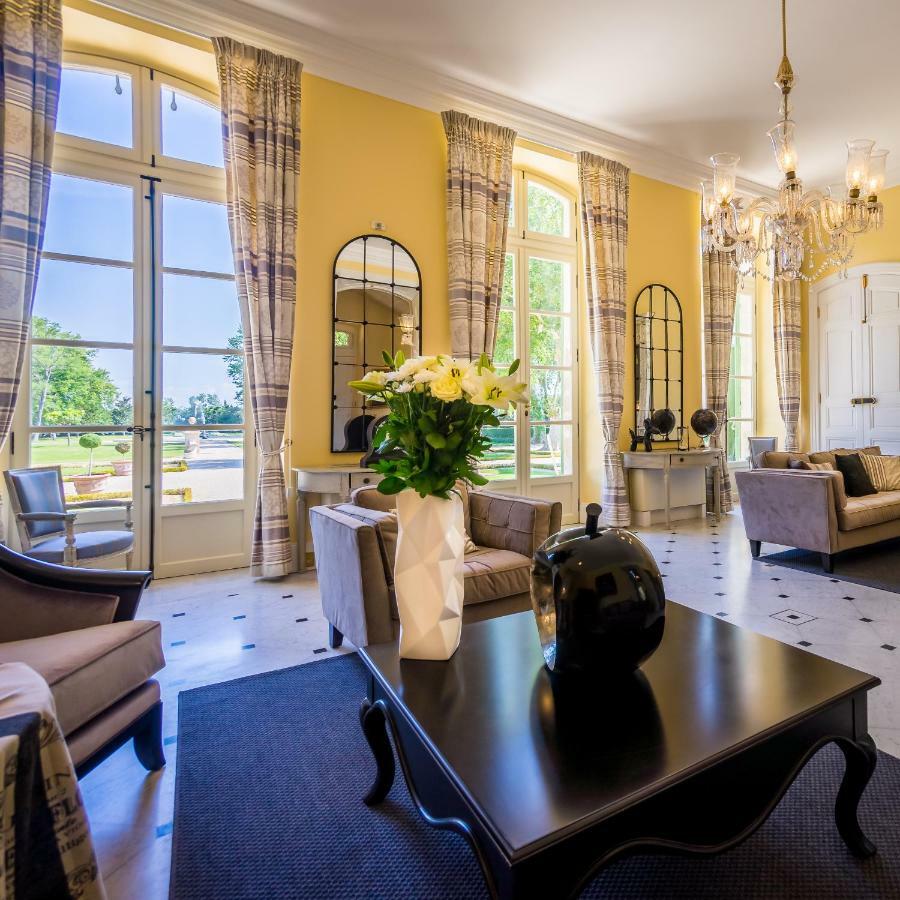 Chateau De Tourreau Sarrians Bagian luar foto